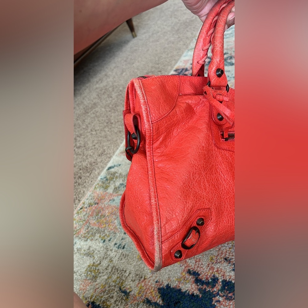 Authentic BALENCIAGA Classic City Bag - Coral Pink / Orange Lambskin Leather - Picture 4 of 8